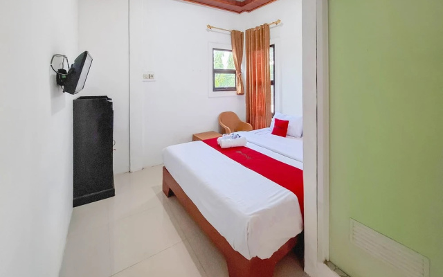 RedDoorz Syariah @ Griya Wahid Alun Alun Batang – Guest Rooms – Batang
