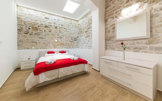 Nice Apartment in Kastel Sucurac With Wifi and 2 Bedrooms