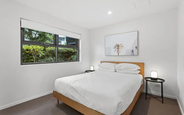 Gorgeous 3-bed Apartment With City Views