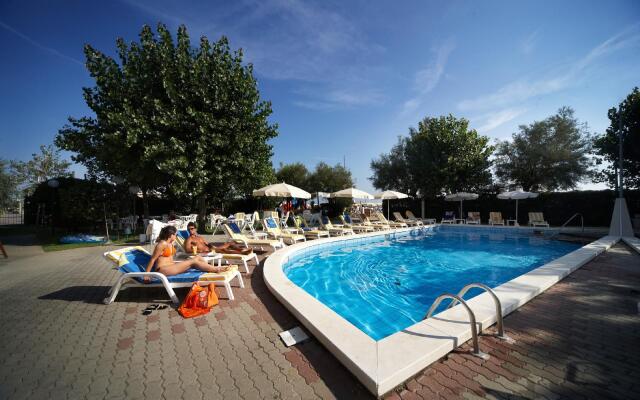Alexandra Plaza Hotel