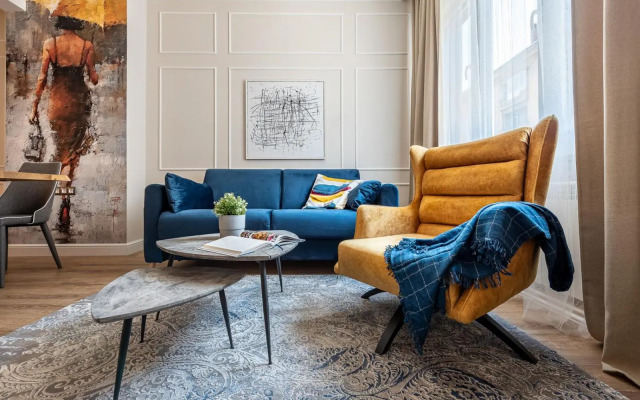 LUXURY & UNIQUE - TOP CENTER Apt. - 3BDR & 2 Baths