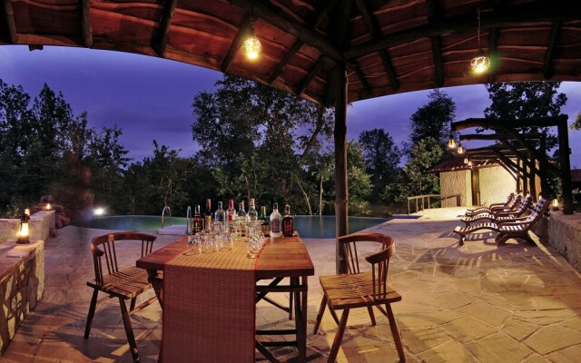 Pugdundee Safaris - Kanha Earth Lodge