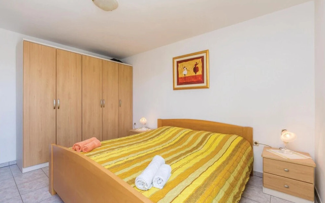 Amazing Home in Poljica With Wifi and 4 Bedrooms