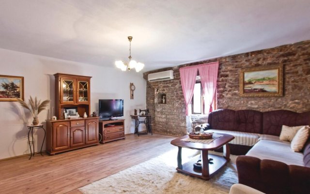 Stunning Home in Stifanici With Wifi and 3 Bedrooms