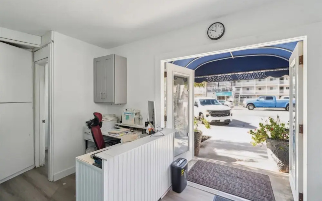 4980 Sandyland Road #215 1 Bedroom Condo