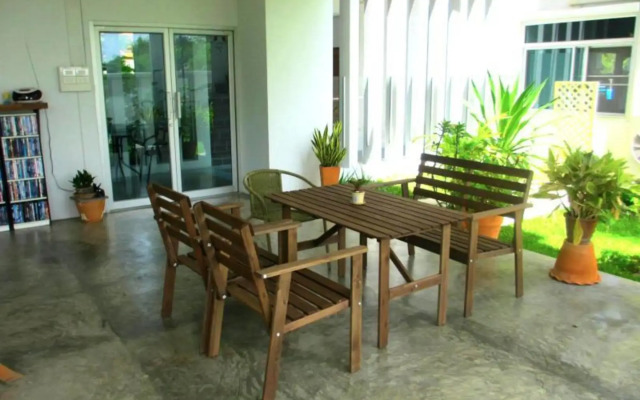 The Meet Green Apartment