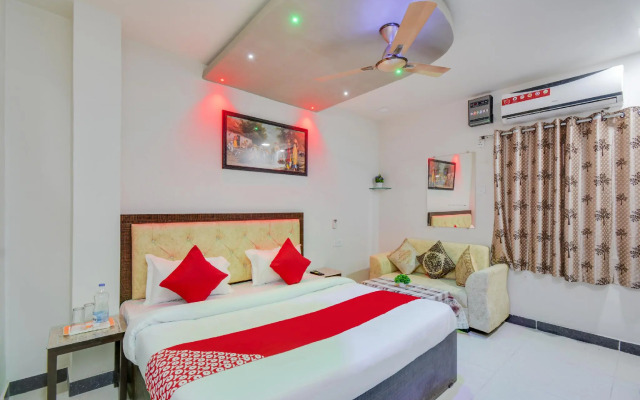 OYO 70829 Hotel Royal