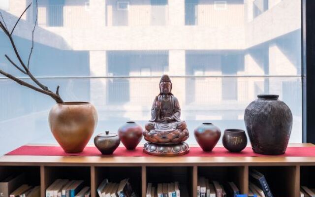 Yinju Jingde Art Hotel