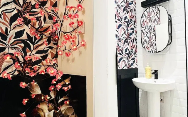Luxury Entire Holiday Apartment - Self Checkin & Checkout