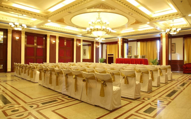 Hotel Om Tower