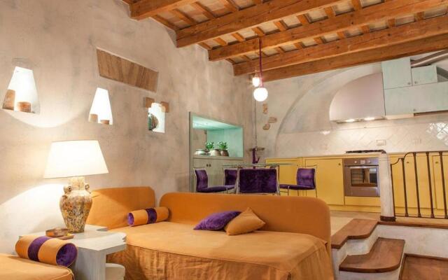 MarcheAmore - Il Passaggio Segreto, luxury loft with private courtyard