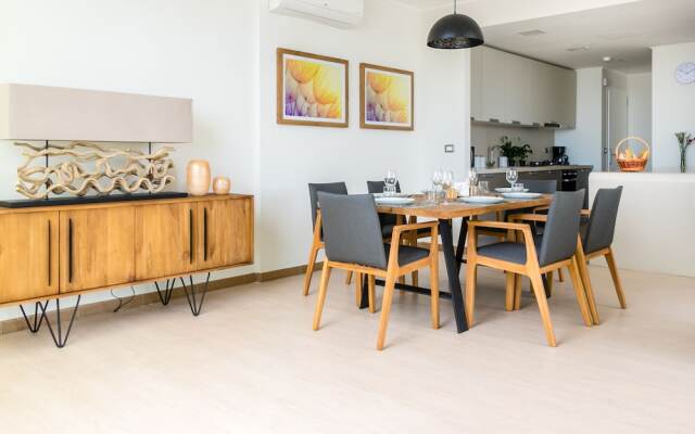 Full Apartment Ocean View