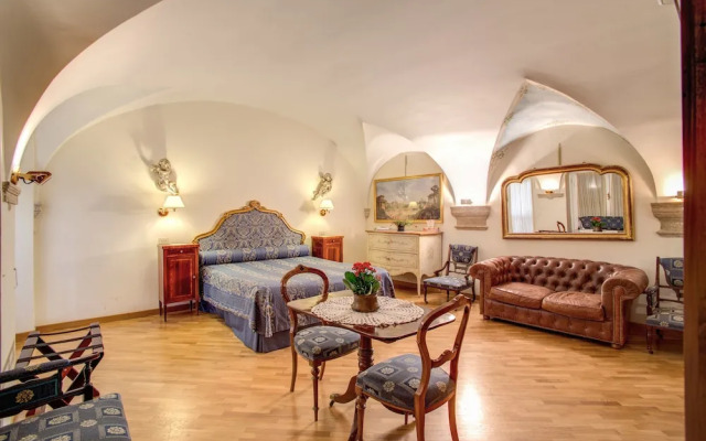 Navona Gallery Michelangelo Suite