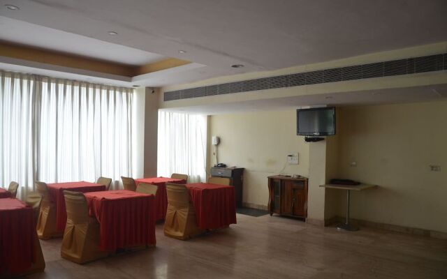 Capital O 66106 Hotel Samrat Kaushambhi