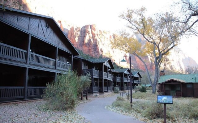 Zion Lodge - Inside The Park