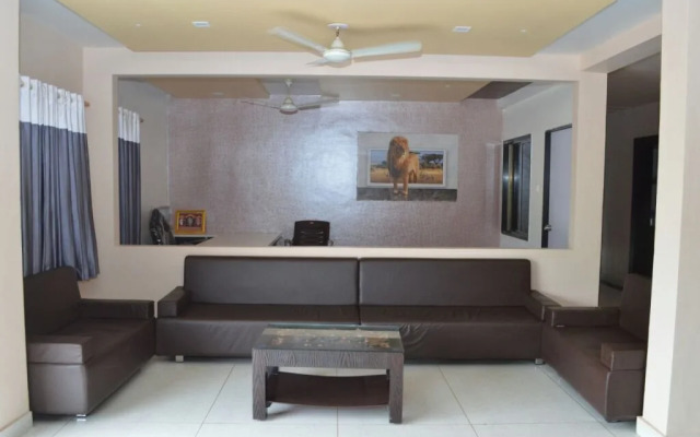 Hotel Vrajbhoomi by OYO Rooms