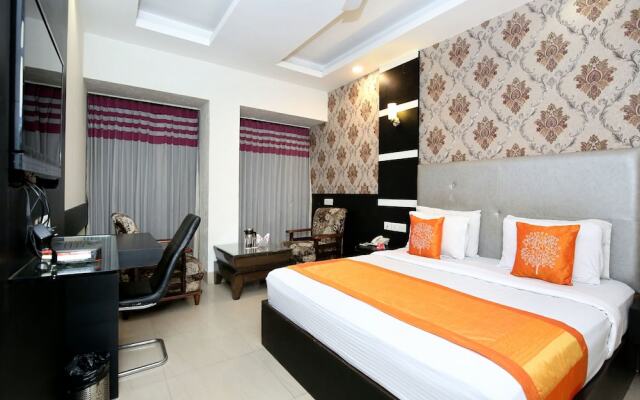 OYO 2107 Hotel Akash Continental