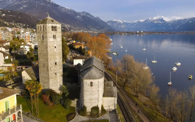 Locarno Area: Quiet Lake View Escape
