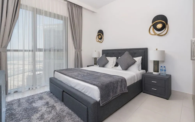 New! Luxurious Living Dubai Creek Balcony & View