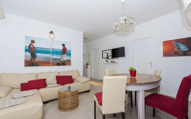 Duga - Beachfront & Seaview - A2