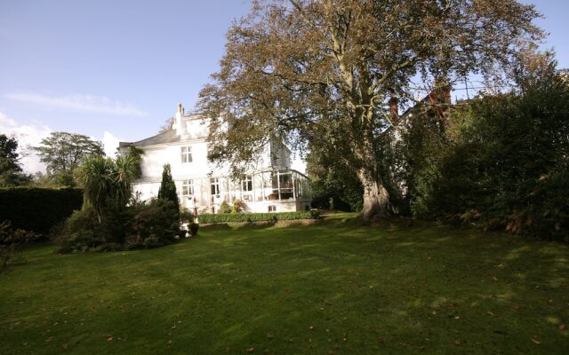 Fines Bayliwick Country House