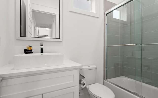 Brand NEW Expansive Coastal Home w/ Custom Furnishings Sleeps 15