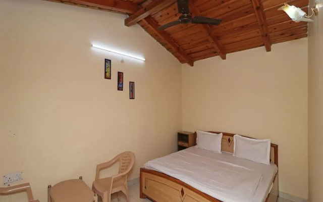 OYO Home 13666 Modern 3BHK