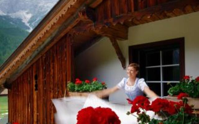 Hotels Dolomitenhof & Chalet Alte Post