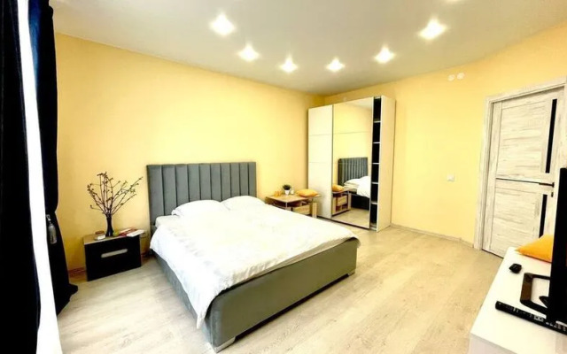 Логиновы. Апарт на улице Карпинского, д. 49а