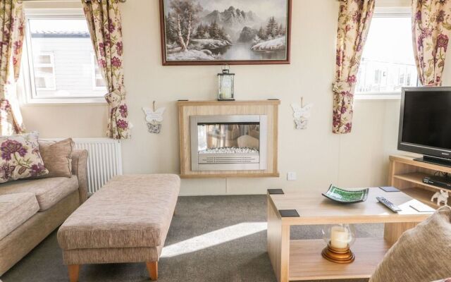 Superb detached lodge located on Skipsea Sands