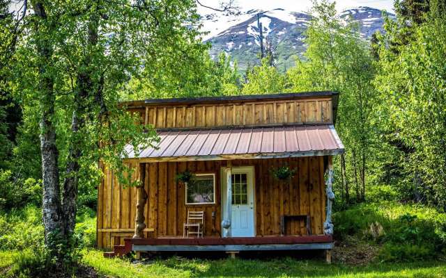 Midnight Sun Log Cabins