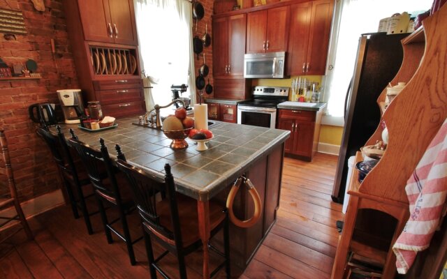 The Pines of Dresden B&B