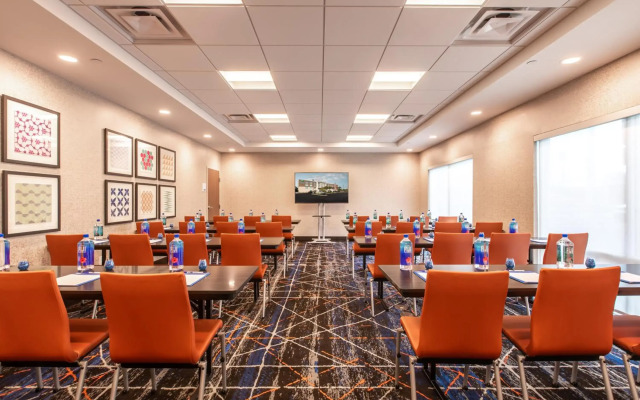 Holiday Inn Express & Suites Greenville S - Piedmont