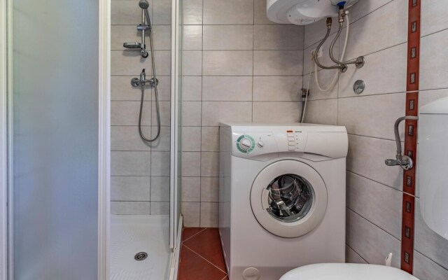 Nice Home in Banjole With Wifi and 1 Bedrooms