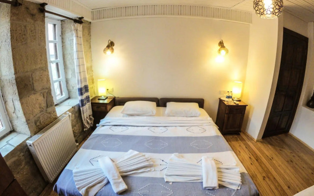 Zeushan Kucuk Otel