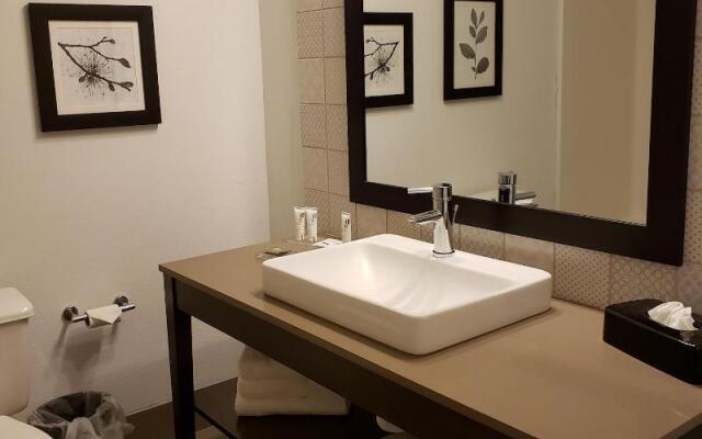 Country Inn & Suites by Radisson, Detroit Lakes, MN