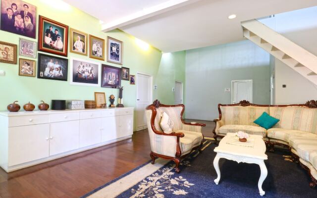 Rose Chamber Bed & Breakfast