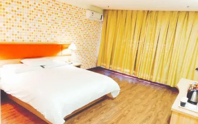 Homeinn Hotel (Dandong Fengcheng Fenghuangshan Fenghua Street)