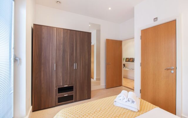 Docklands Delux Apartment