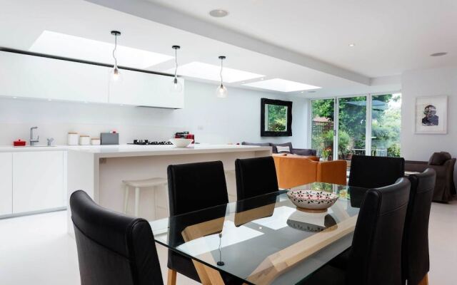 Veeve - Hampstead Contemporary