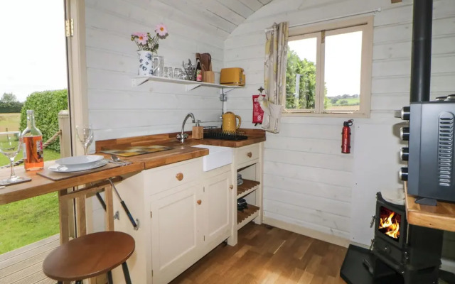 Flora's Hut