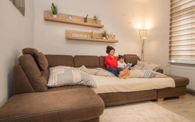 Am Schlosspark 2 - [#76207]