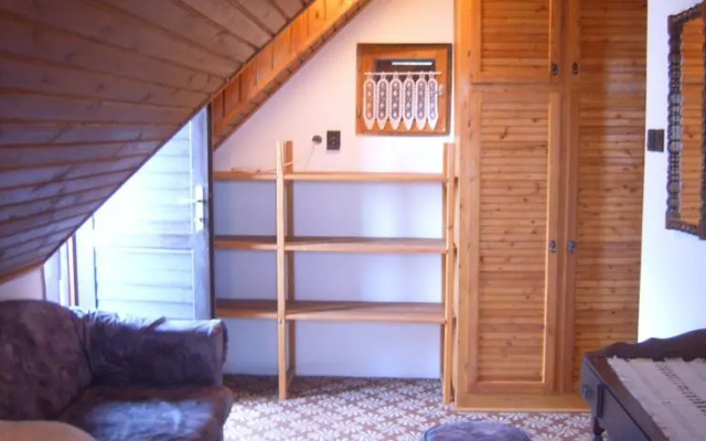 Vintage Pince-Présház