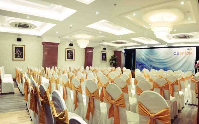 Adina Hotel