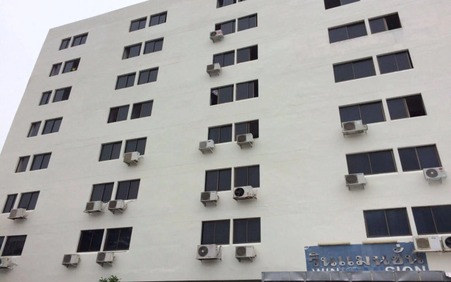 Win Bangna Hotel