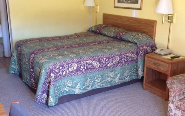 Sportsman Inn and Suites