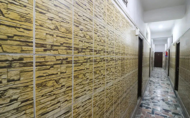 Silver Woods by OYO Rooms