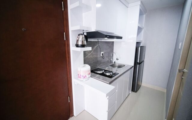 Nice And Comfy Studio Grand Dharmahusada Lagoon Apartment