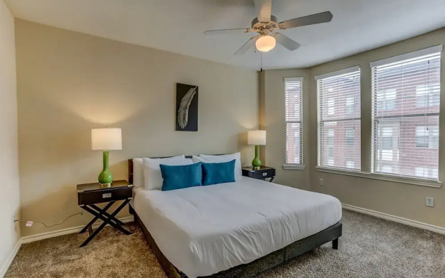 Apts At 41St By Namastay