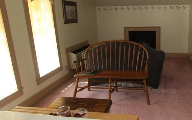 Oak Valley Inn & Suites